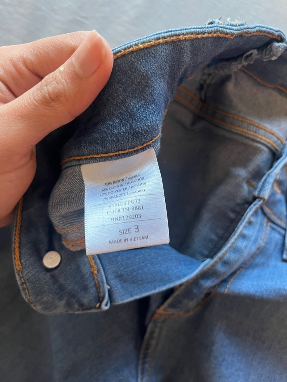 Classic Blue High-Waist Jeans - Picture 5 of 9